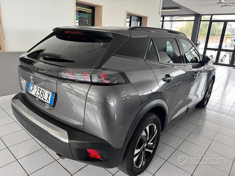 Usata Peugeot 2008 Allure 131 CV (96 kW) 2022 Grigio SUV