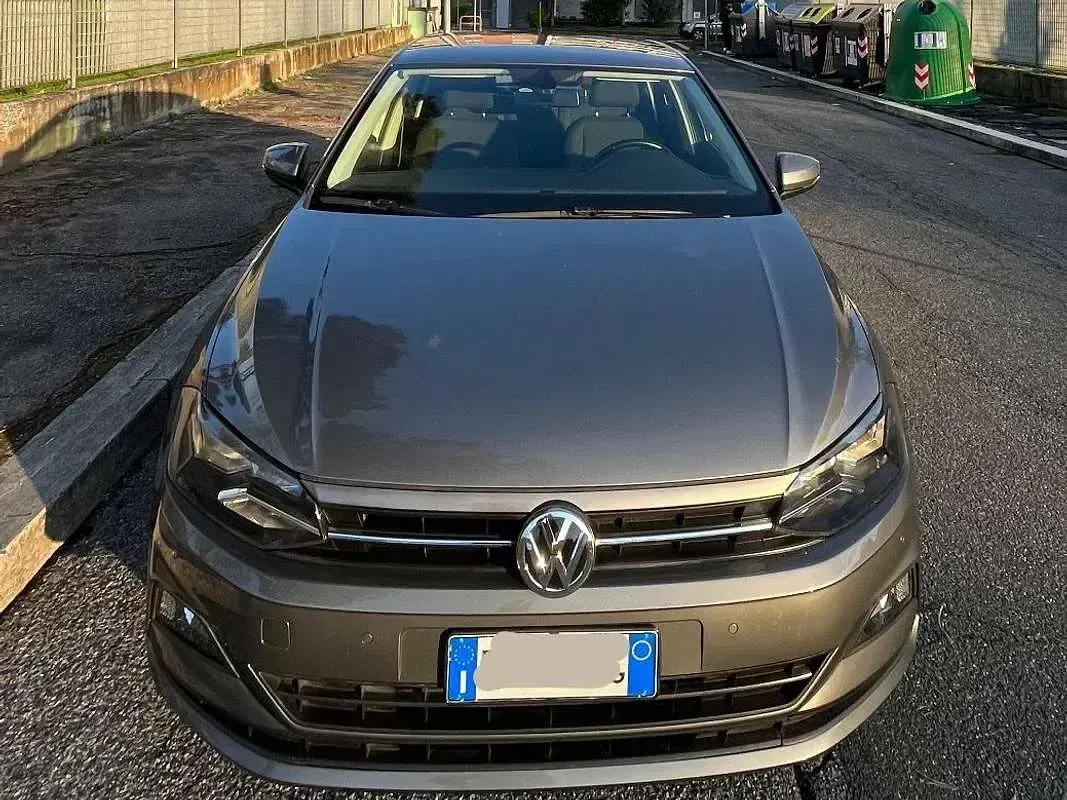 Usata VW Polo Comfortline 80 CV (58 kW) 2018 Grigio Utilitaria
