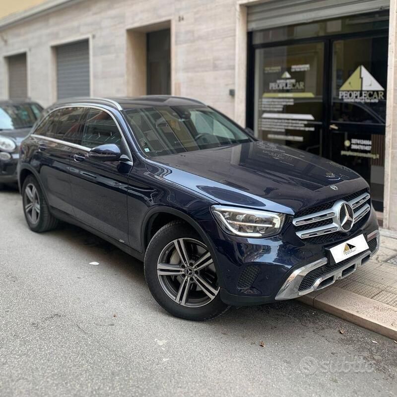 Blu Usata 2020 Mercedes GLC220 SUV | 35.650 € (Buon prezzo) - Immagine 1/4