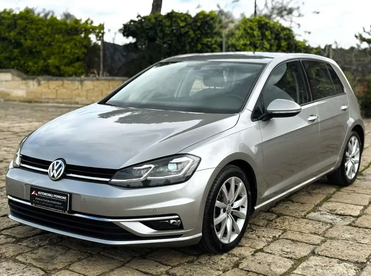 Usata VW Golf VII Highline 116 CV (85 kW) 2018 Grigio quarzo Berlina