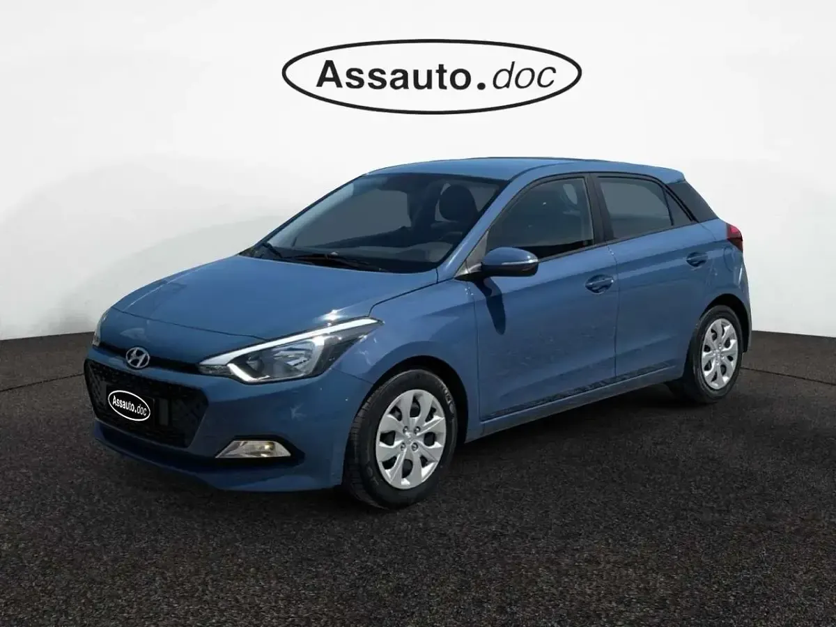 Usata Hyundai i20 Comfort 75 CV (55 kW) 2018 Blu/azzurro Berlina