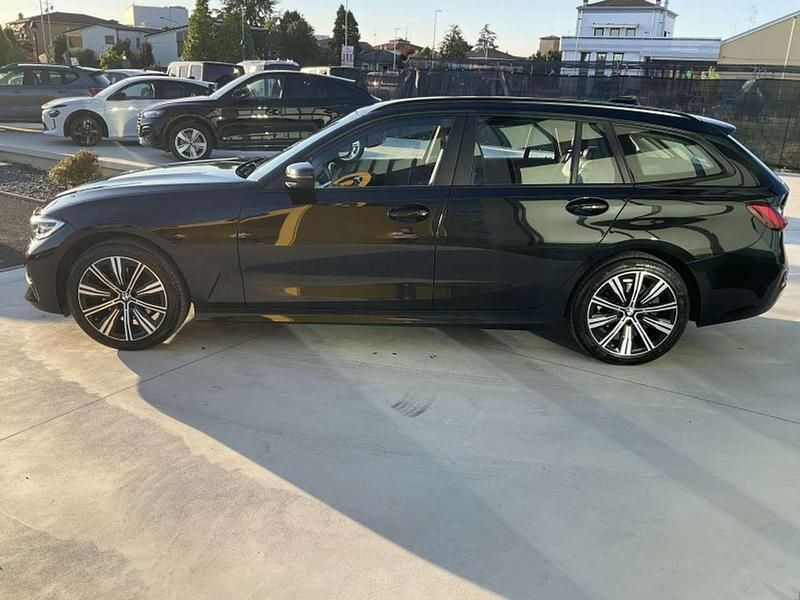 Usata BMW 320 Sport Line 190 CV (139 kW) 2020 Nero Station wagon