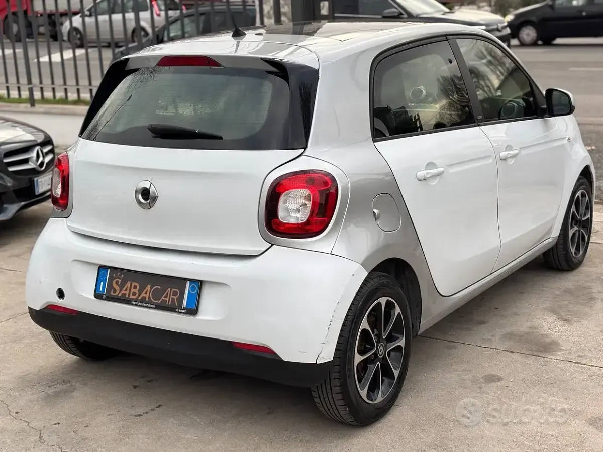 Usata Smart ForFour Prime 90 CV (66 kW) 2016 Bianco Utilitaria