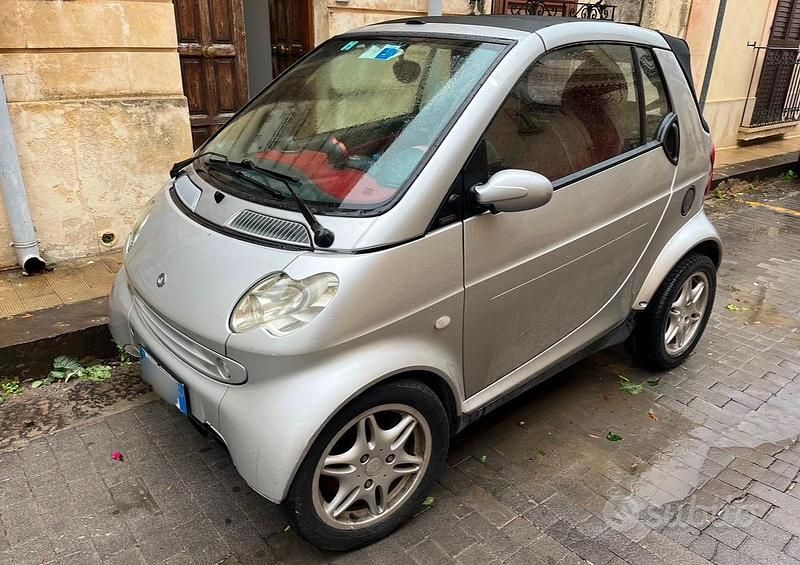 Usata 2004 Smart ForTwo Cabrio Cabrio | 2200 € - Immagine 1/4