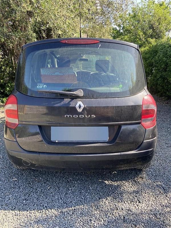 Käytetty Renault Modus 2009 Musta Tila-auto