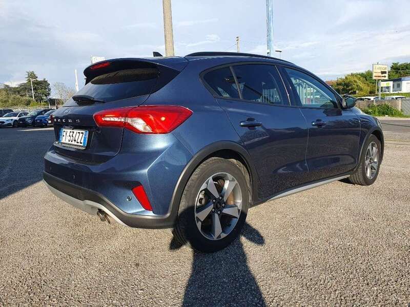 Usata Ford Focus Active 125 CV (91 kW) 2020 Blu/azzurro Berlina