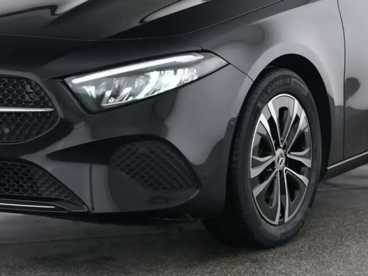 Usata Mercedes A180 136 CV (100 kW) 2025 Nero Berlina