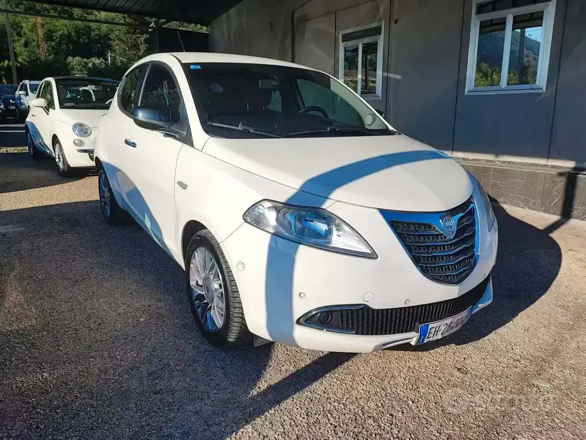 Usata Lancia Ypsilon S 85 CV (62 kW) 2011 Bianco Utilitaria