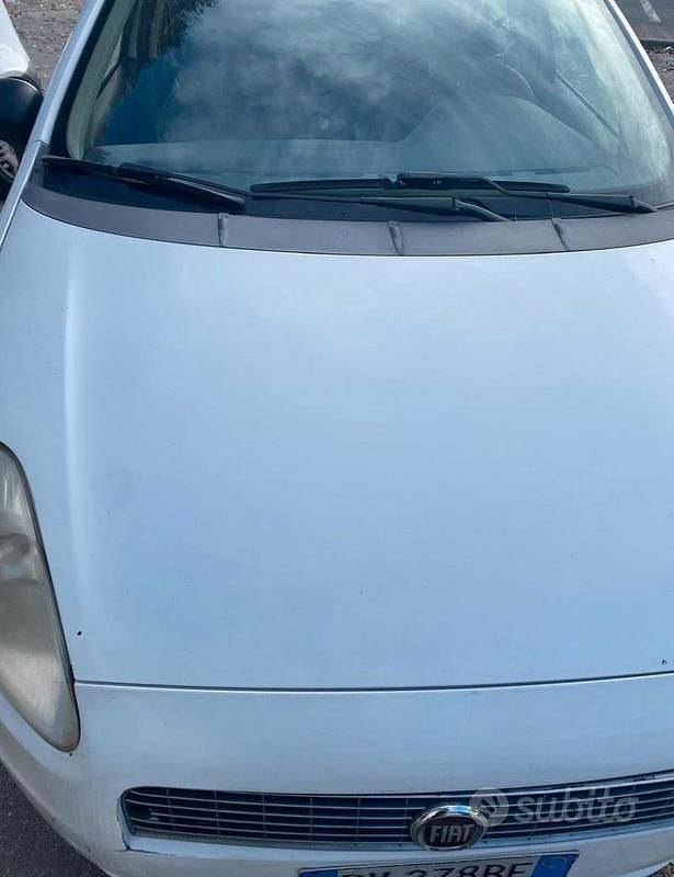 Usata Fiat Grande Punto 65 CV (47 kW) 2007 Bianco Utilitaria
