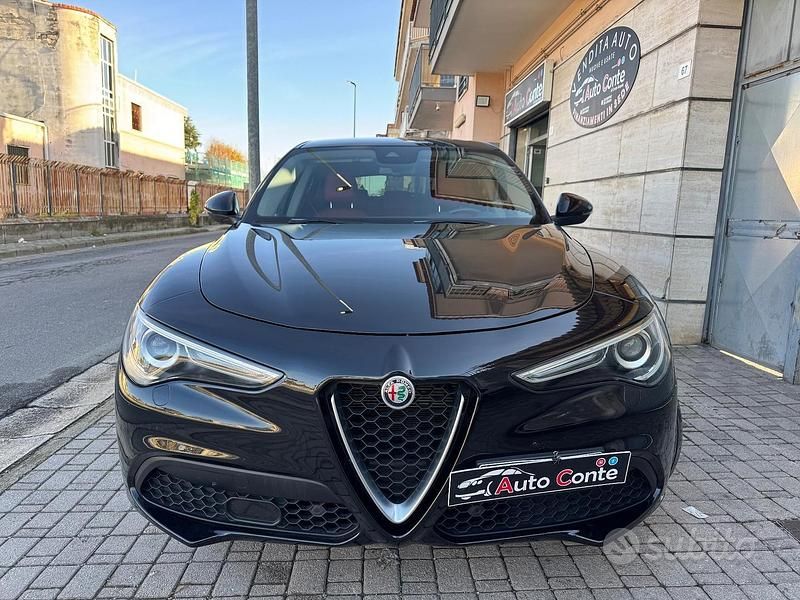 Usata Alfa Romeo Stelvio Sprint 190 CV (139 kW) 2020 Nero SUV