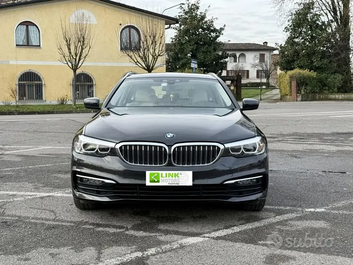 Usata BMW 520 Luxury Line 190 CV (139 kW) 2019 Nero Station wagon