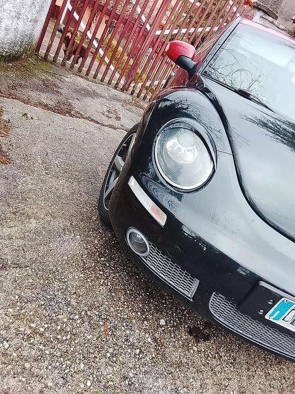 Usata VW New Beetle 105 CV (77 kW) 2008 Nero Utilitaria