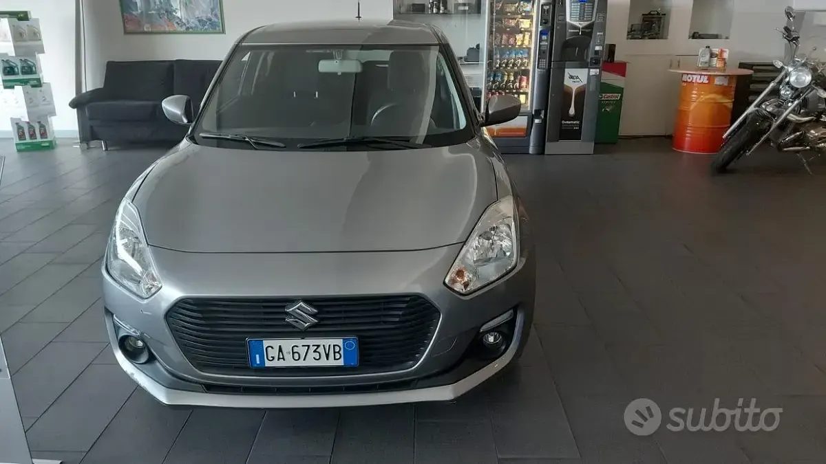 Usata Suzuki Swift 90 CV (66 kW) 2020 Grigio Utilitaria