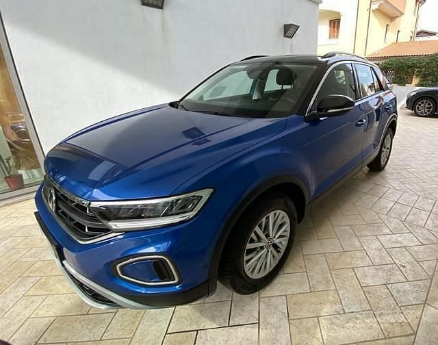 Usata VW T-Roc 110 CV (80 kW) 2022 Blu SUV