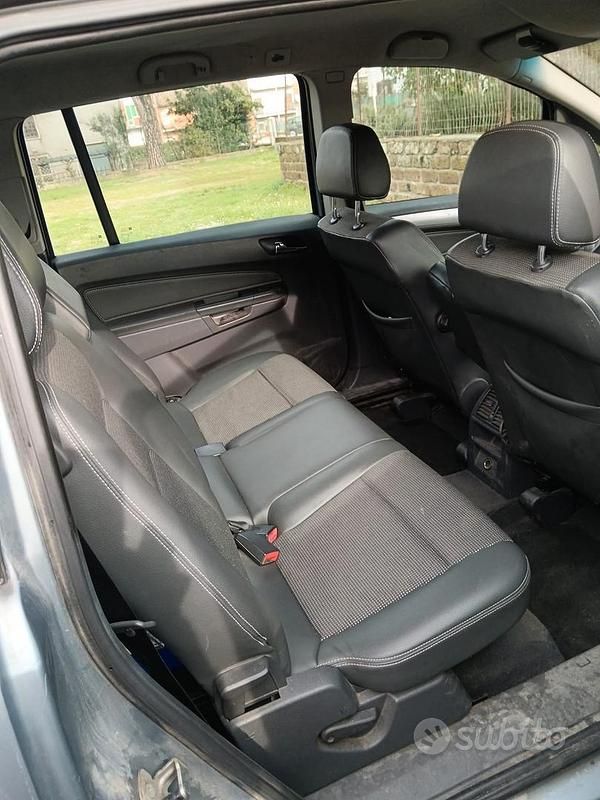 Usata Opel Zafira 101 CV (74 kW) 2006 Grigio Monovolume
