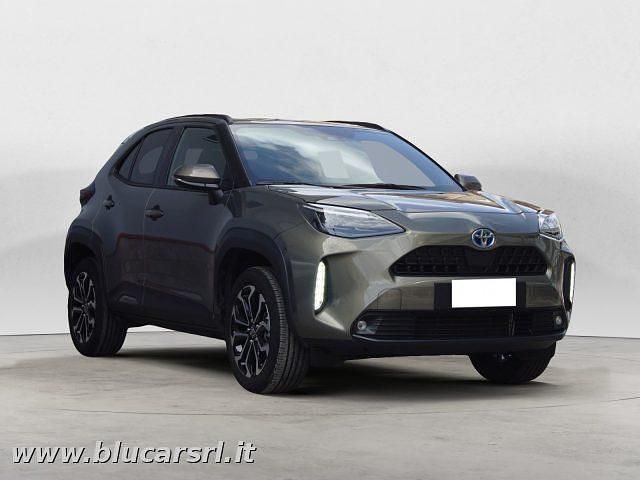 Grigio Usata 2023 Toyota Yaris Cross Trend SUV | 22.190 € (Ottimo prezzo) - Immagine 1/4