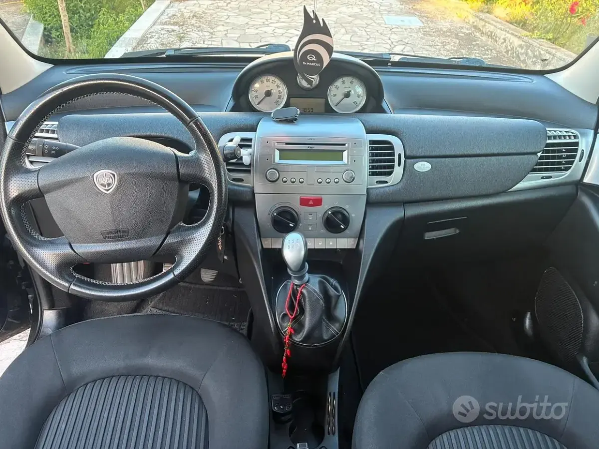 Usata Lancia Ypsilon 60 CV (44 kW) 2009 Nero Utilitaria