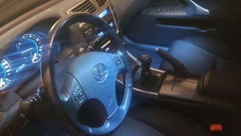 Usata Lexus IS220d Luxury Line 177 CV (130 kW) 2008 Berlina