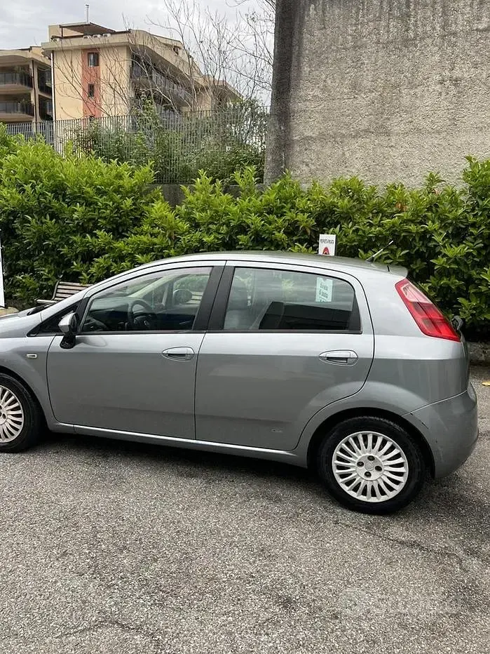 Usata Fiat Punto 95 CV (69 kW) 2007 Grigio Utilitaria