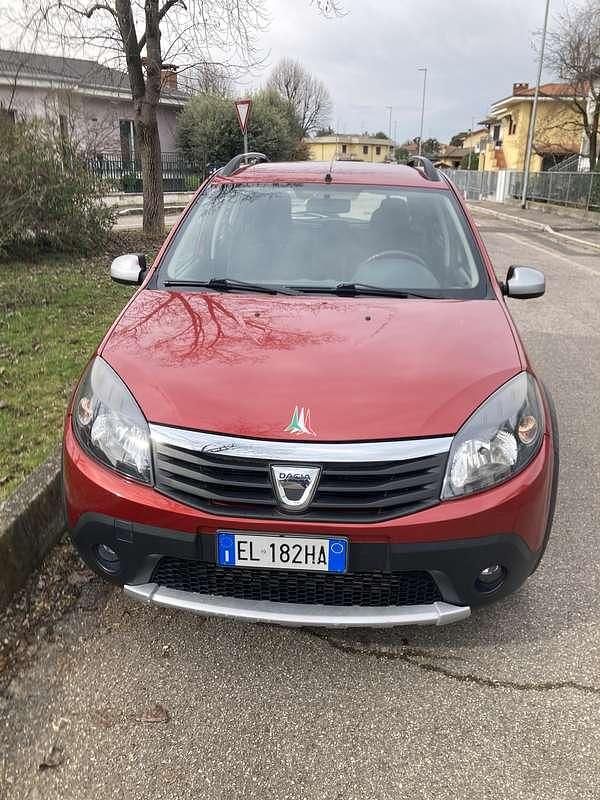 Usata Dacia Sandero Stepway 68 CV (50 kW) 2012 Berlina