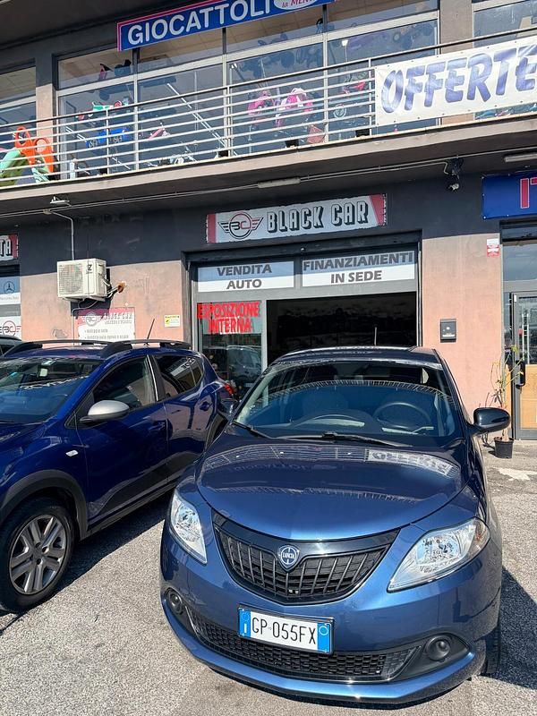 Usata Lancia Ypsilon Silver 69 CV (50 kW) 2023 Blu Utilitaria