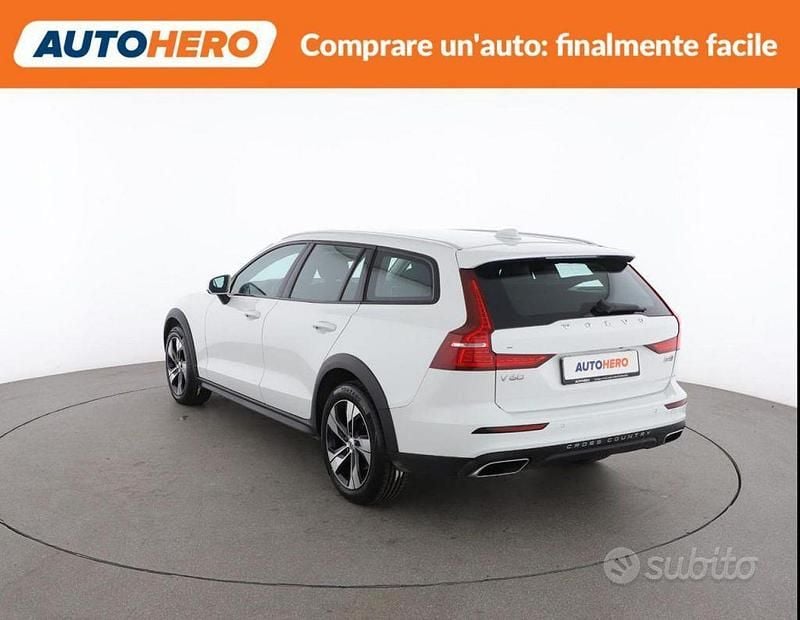Usata Volvo V60 CC Business Edition 197 CV (144 kW) 2021 Bianco Station wagon