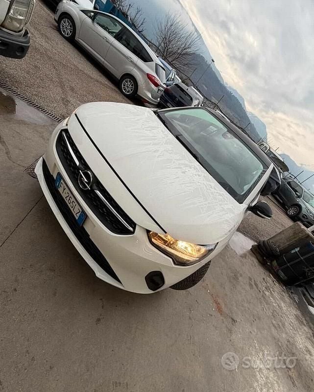 Usata Opel Corsa Edition 74 CV (54 kW) 2020 Bianco Utilitaria