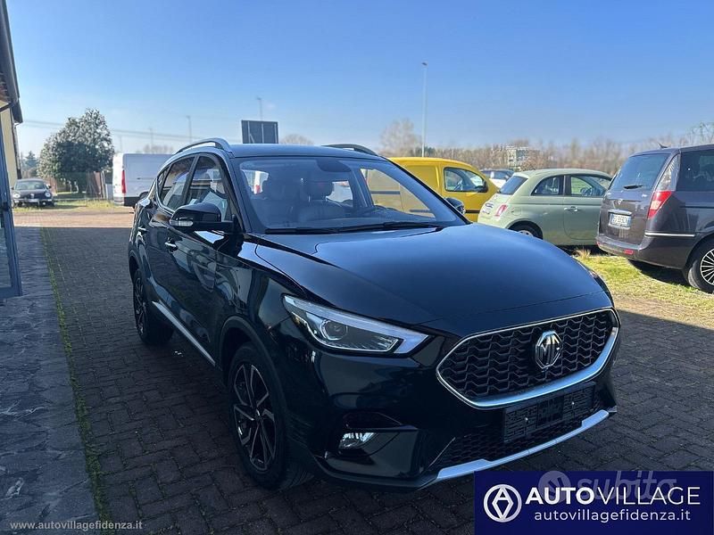 Usata MG ZS Luxury 106 CV (77 kW) 2024 Nero SUV