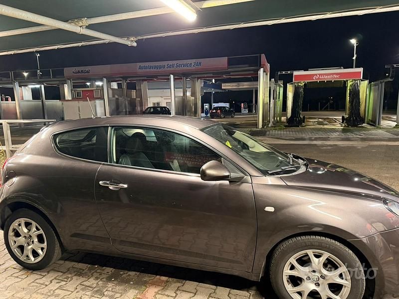 Usata Alfa Romeo MiTo 85 CV (62 kW) 2015 Grigio Utilitaria