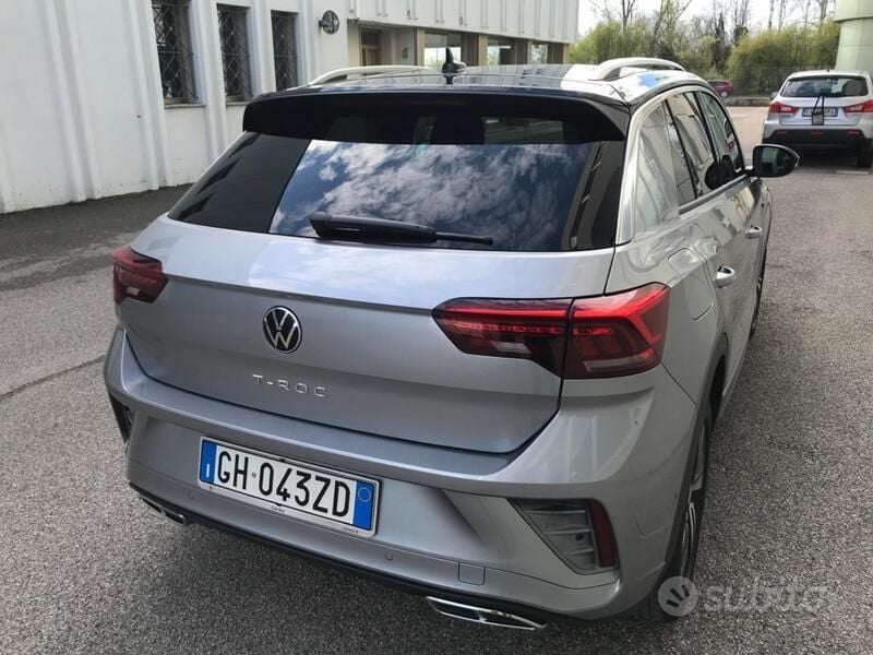 Usata VW T-Roc R-line 150 CV (110 kW) 2022 Grigio SUV