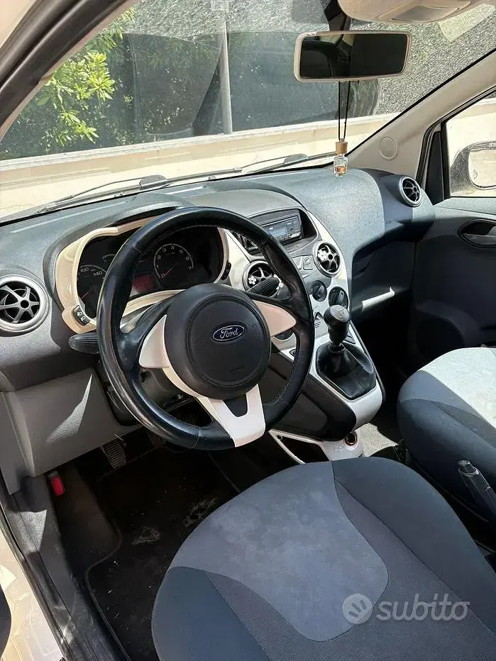 Usata Ford Ka 69 CV (50 kW) 2024 Bianco Berlina