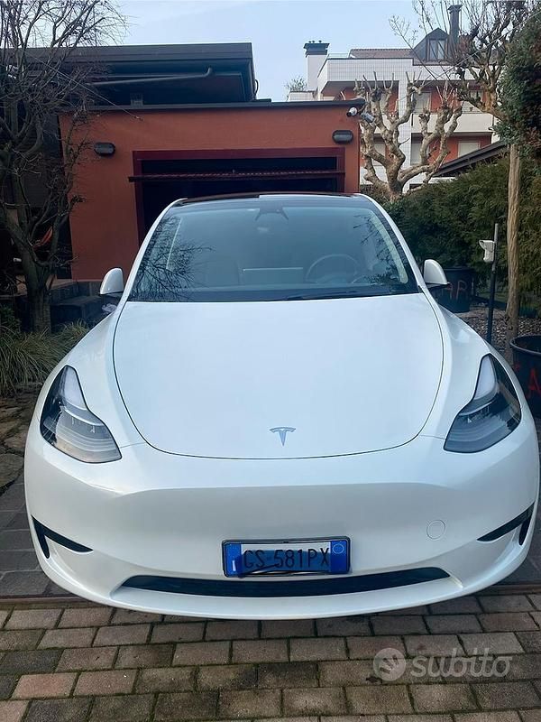 Bianco Usata 2024 Tesla Model Y RWD SUV | 32.000 € (Super prezzo) - Immagine 1/4