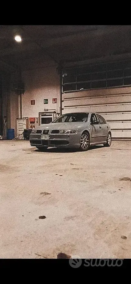 Usata Seat Leon CUPRA 150 CV (110 kW) 2002 Grigio Utilitaria