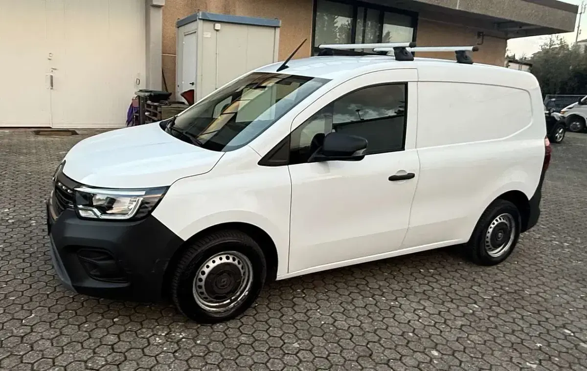 Usata Renault Kangoo 95 CV (69 kW) 2023 Bianco Furgone
