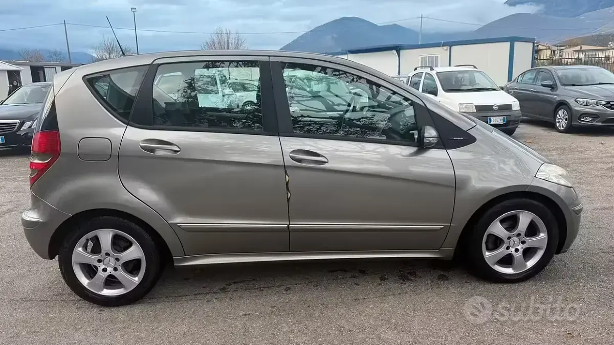 Usata Mercedes A180 Avantgarde 109 CV (80 kW) 2006 Grigio Berlina