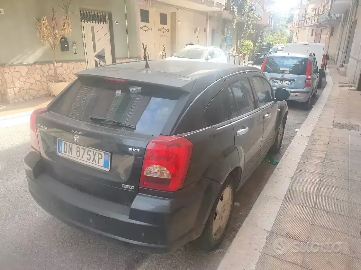 Usata Dodge Caliber SE 140 CV (102 kW) 2008 Nero Utilitaria