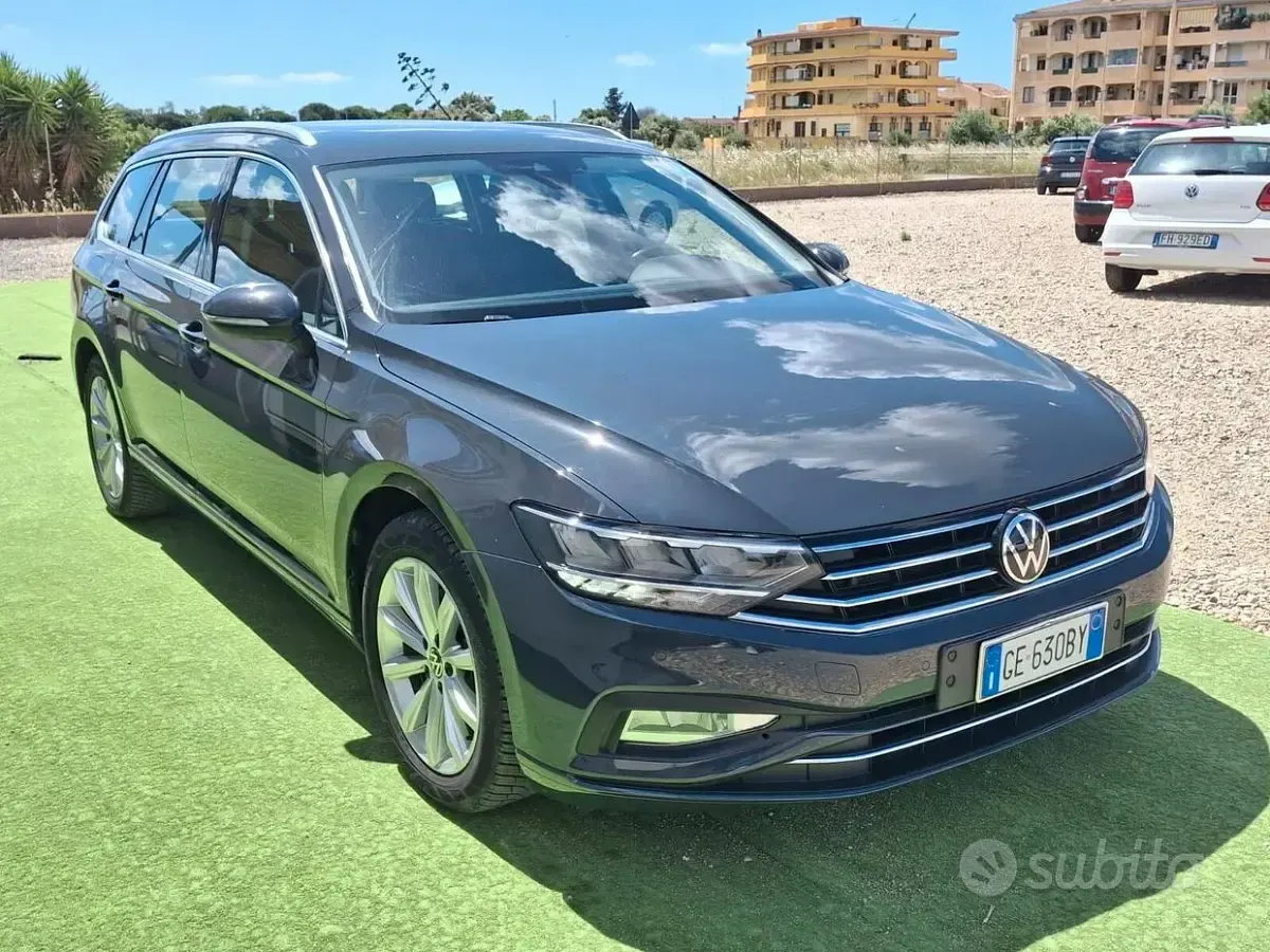 Usata VW Passat 150 CV (110 kW) 2021 Grigio Station wagon