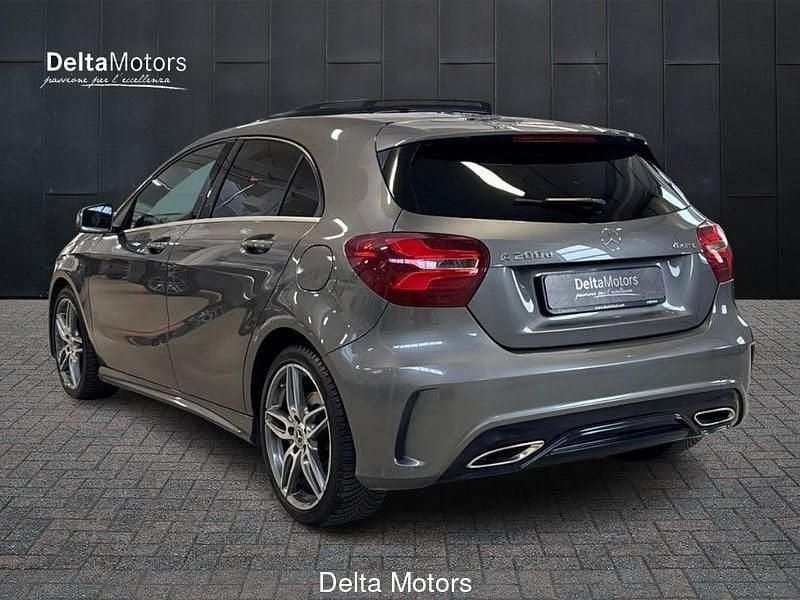 Usata Mercedes A200 Premium 136 CV (100 kW) 2018 Gray Utilitaria