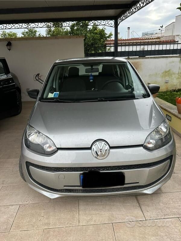 Usata 2013 VW up! Highline Due volumi | 4400 € (Ottimo prezzo) - Immagine 1/4