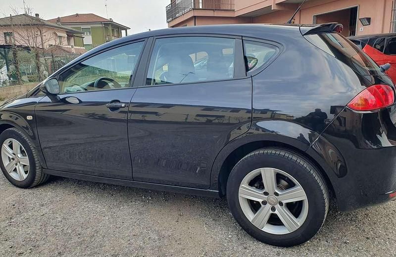 Usata Seat Leon 90 CV (66 kW) 2013 Nero Berlina