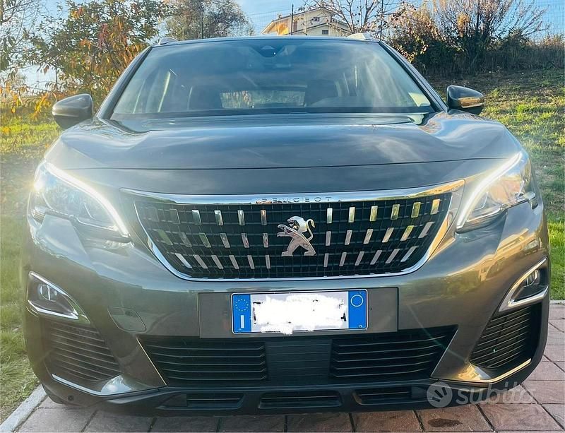 Usata Peugeot 3008 Business-Line 120 CV (88 kW) 2017 Verde SUV
