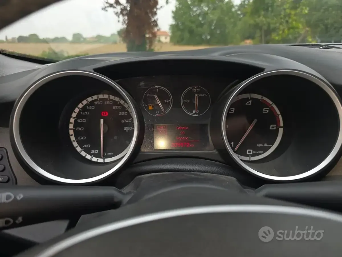 Usata Alfa Romeo Giulietta 150 CV (110 kW) 2014 Grigio Utilitaria
