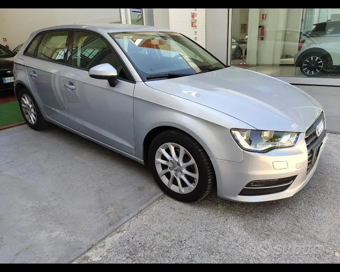 Usata Audi A3 Attraction 110 CV (80 kW) 2014 Grigio Berlina