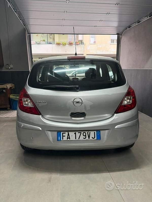 Usata Opel Corsa 2011 Grigio Utilitaria