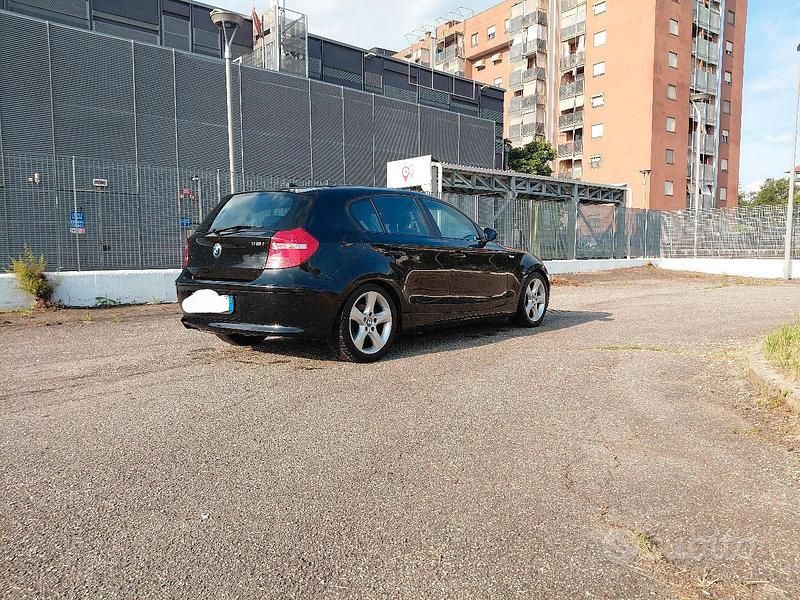 Usata 2007 BMW 116 Due volumi | 4800 € (Buon prezzo) - Immagine 1/4