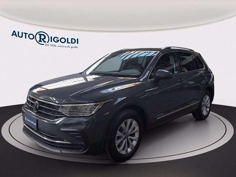 Usata VW Tiguan Life 150 CV (110 kW) 2023 Dolphin grey metallizzato SUV
