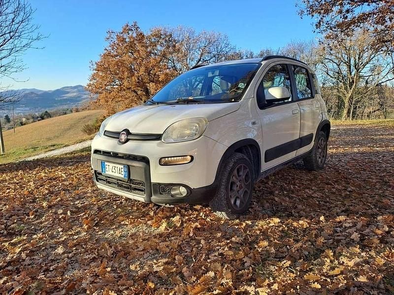 Bianco Usata 2013 Fiat Panda 4x4 Due volumi | 8900 € (Super prezzo) - Immagine 1/4