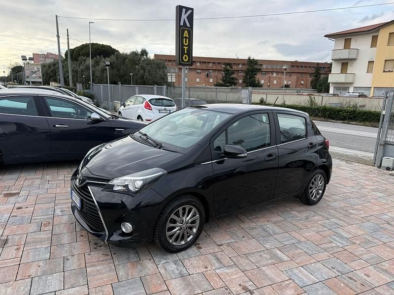 Usata Toyota Yaris 69 CV (50 kW) 2017 Other Berlina