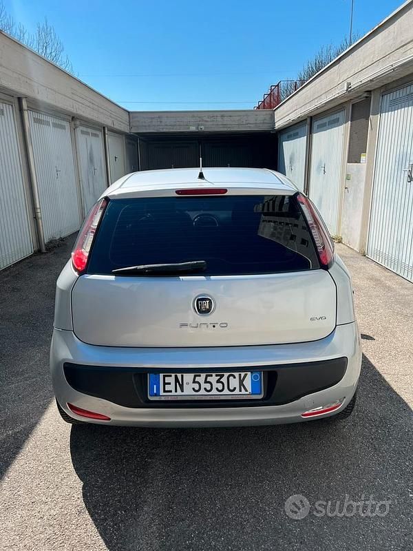 Usata Fiat Punto Evo Dynamic 75 CV (55 kW) 2011 Grigio Utilitaria