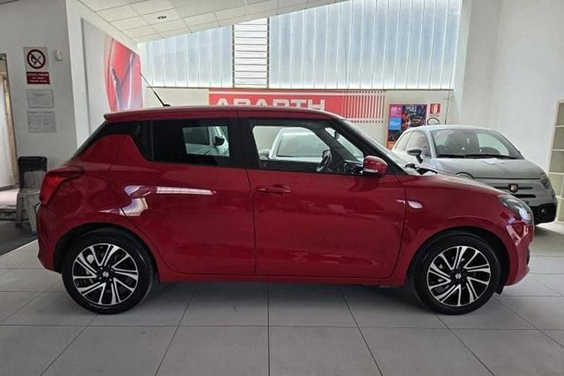 Usata Suzuki Swift 83 CV (61 kW) 2023 Rosso Utilitaria